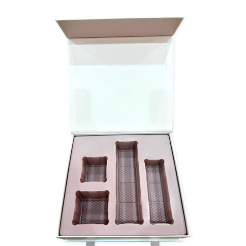 Luxury cosmetics packaging gift kit custom hand-held gift box